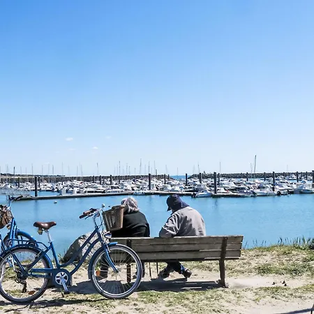 Charme De La Grande Bosse By Interhome Vakantiehuis