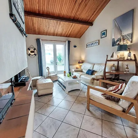 Holiday home Charme De La Grande Bosse By Interhome L'Epine (Vendee)
